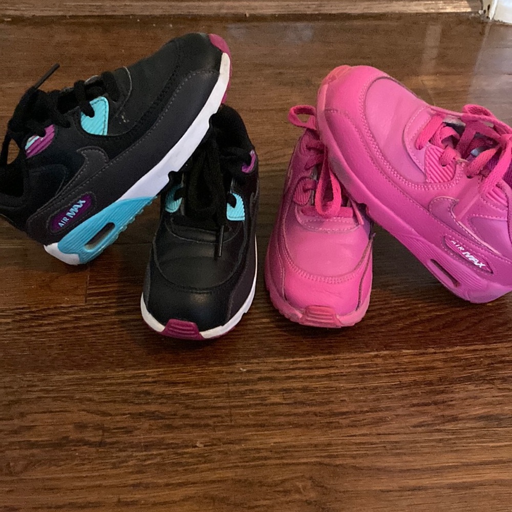Nike 2 pair